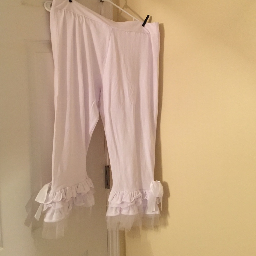 Ruffle Capris